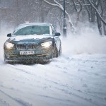 Тест драйв BMW 5 GT в снежных сугробах