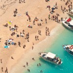 Туристы в бухте Navagio