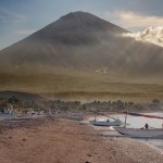 Черные вулканические пляжи Амеда